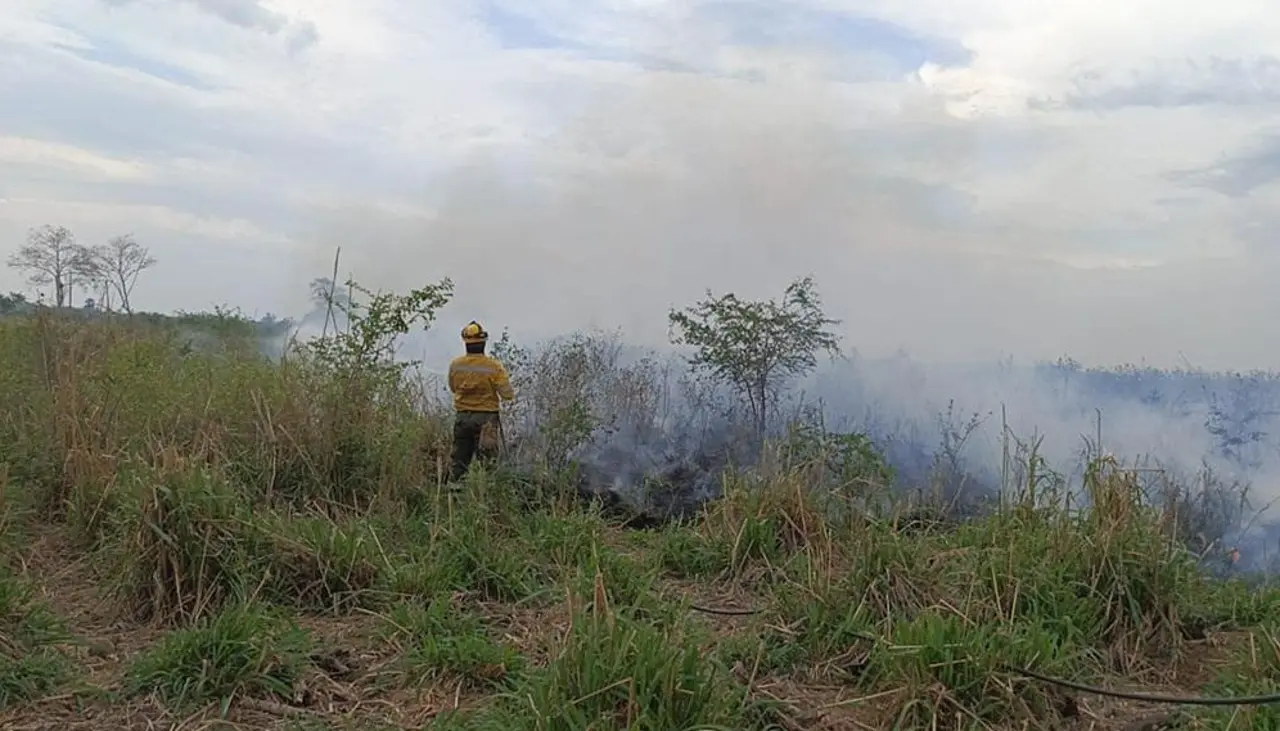 En medio de la alerta por el aumento de focos de calor, Santa Cruz registra 13 incendios forestales