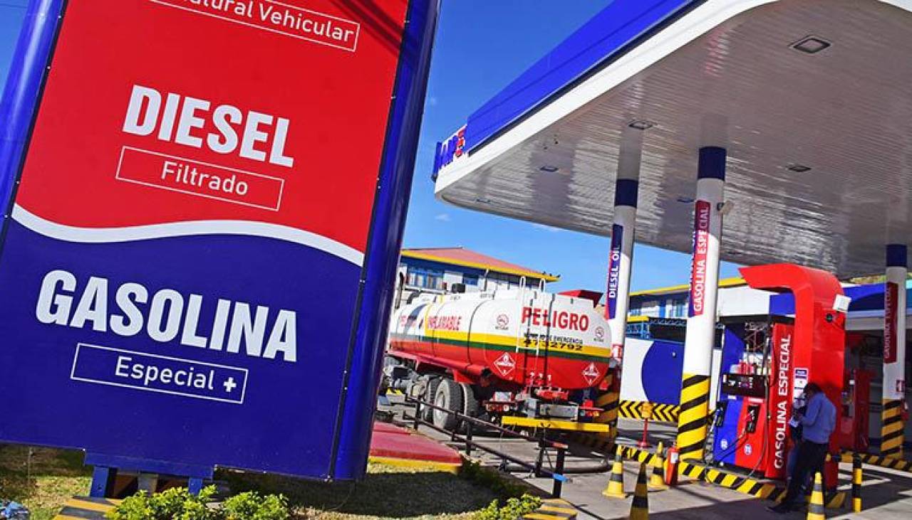 ¿Pagaría usted hasta Bs 14 por litro de gasolina? Ese puede ser el precio del combustible importado por privados