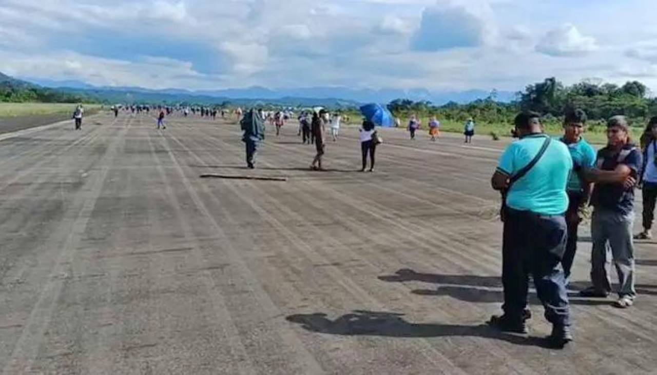 Grupos se turnan para mantener toma del aeropuerto de Chimoré y Naabol presenta denuncia penal