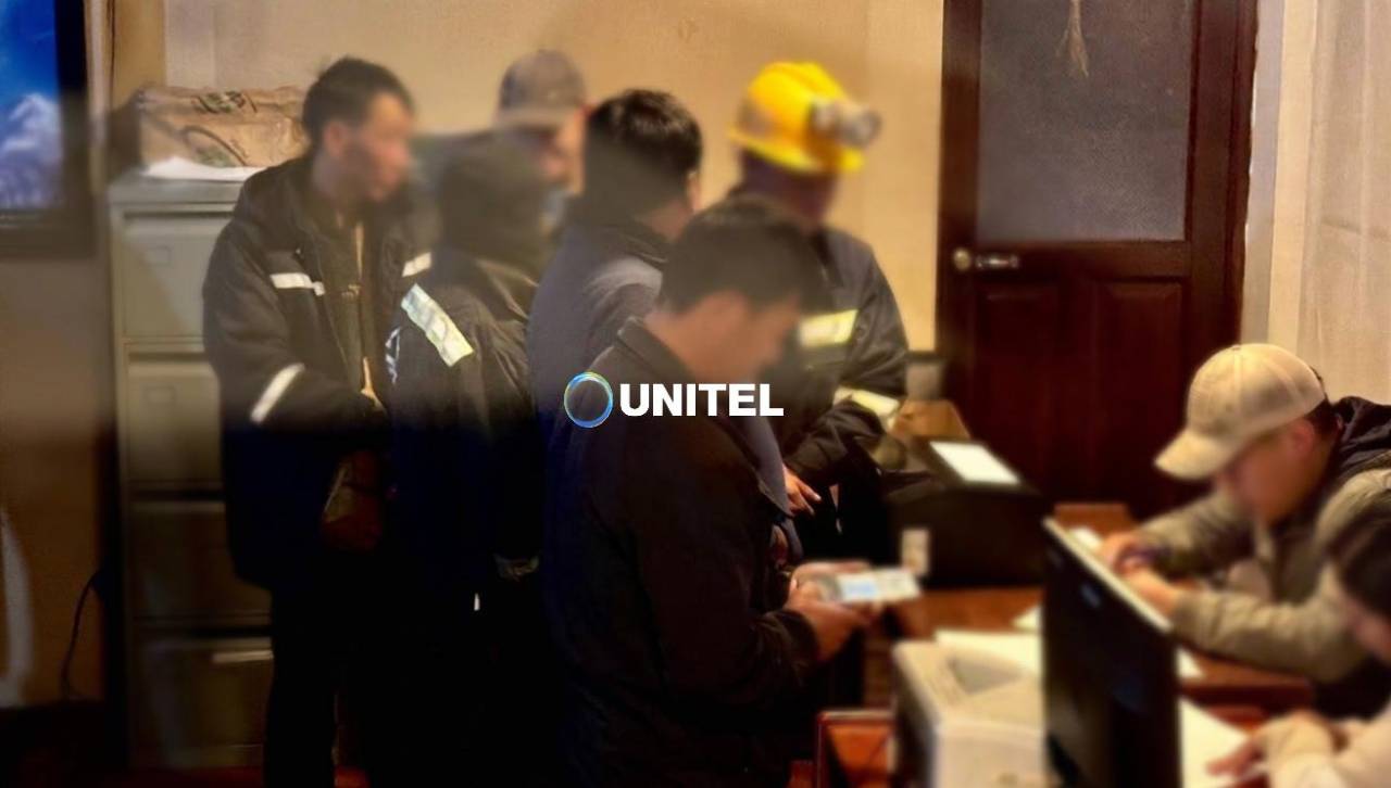 Aprehenden a 11 extranjeros y siete bolivianos acusados de explotación minera en Sorata