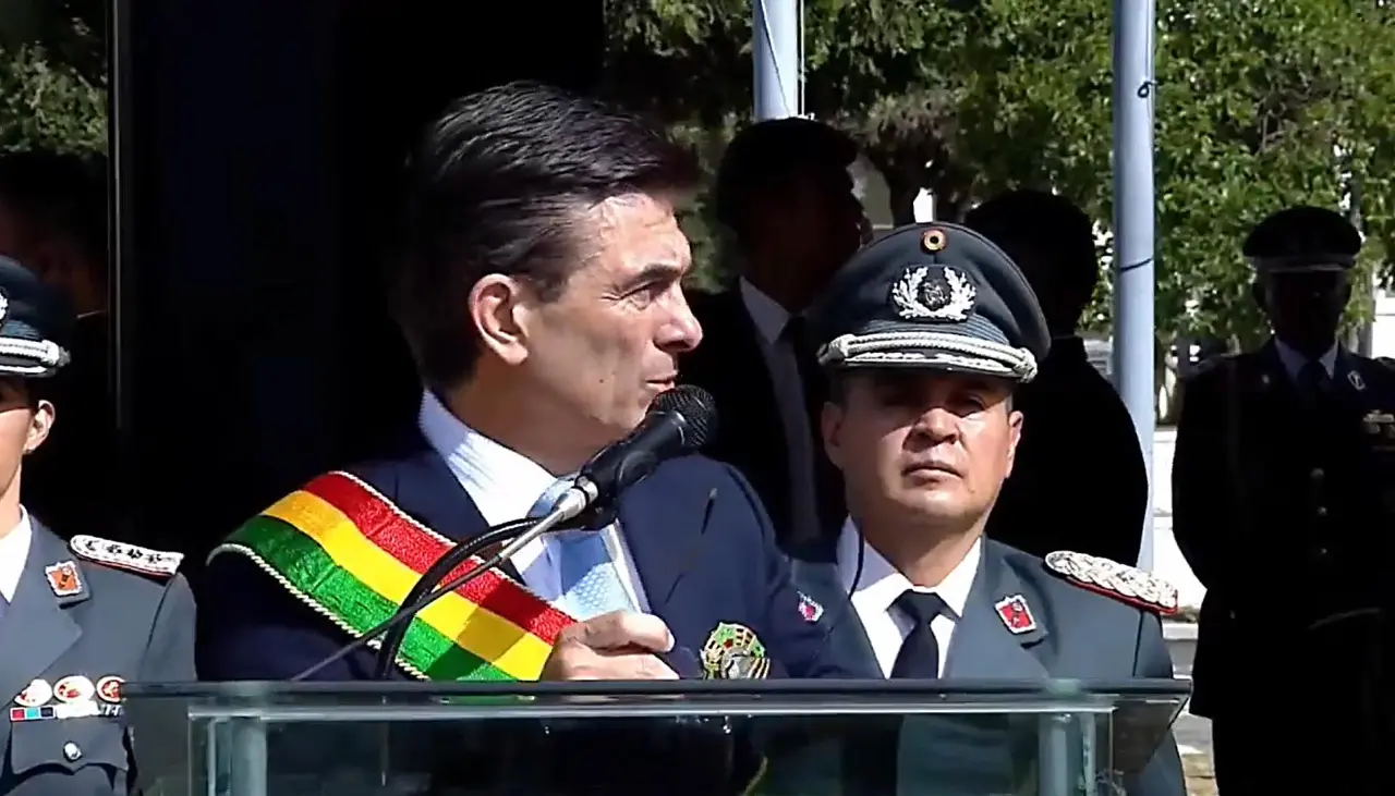 Rodrigo Paz: “No se puede entender unas FFAA si no hay compromiso con la libertad”