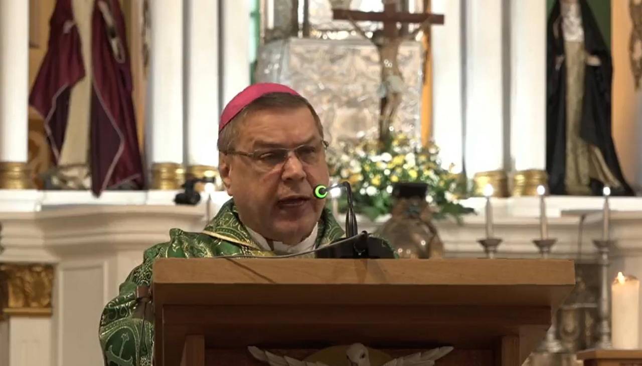 “Ya hemos terminado el 2025 y las autoridades de la Alcaldía cruceña no pagan las deudas del año pasado”, cuestiona monseñor Dowlaszewicz 