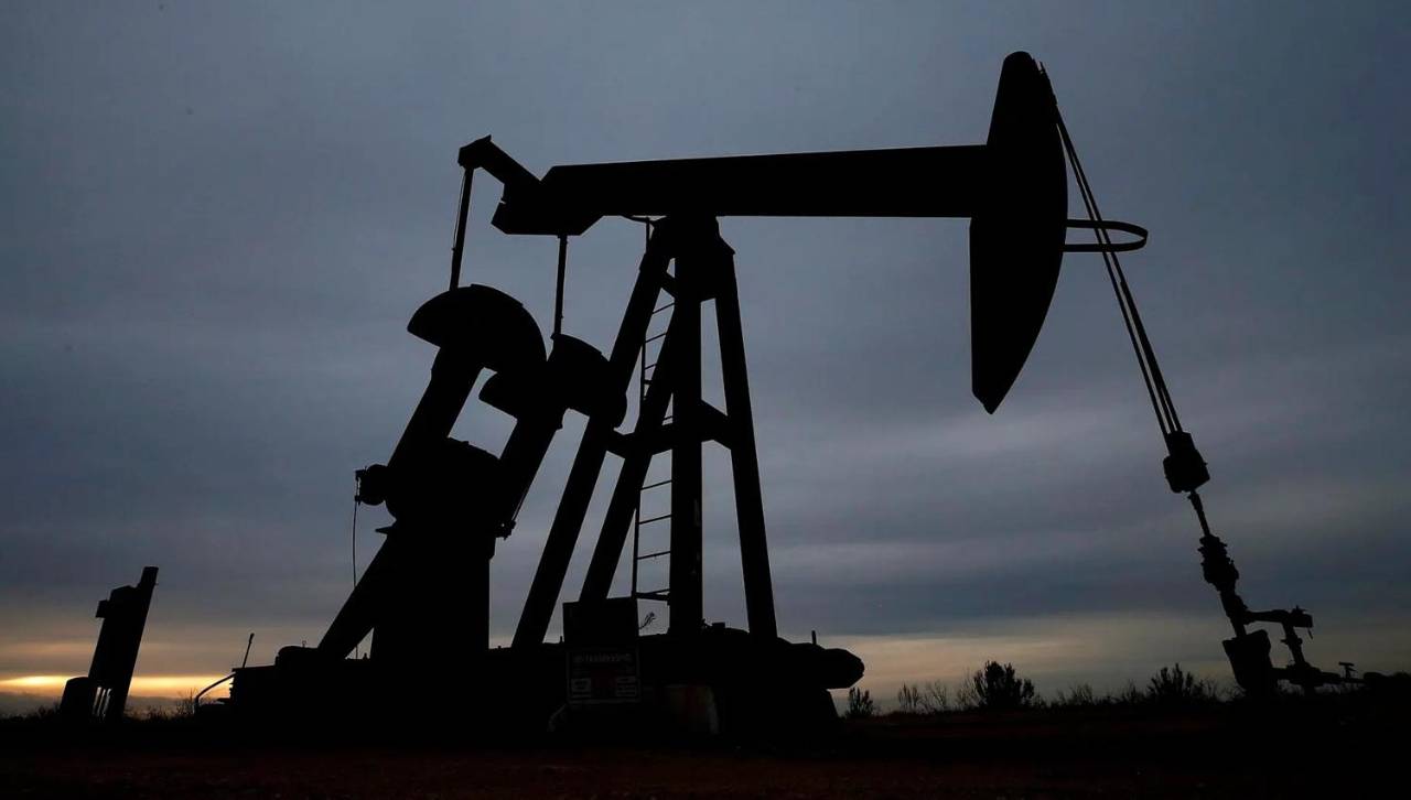 El petróleo de Texas sube 2,3%, hasta los 71,92 dólares, tras caer a niveles de preguerra