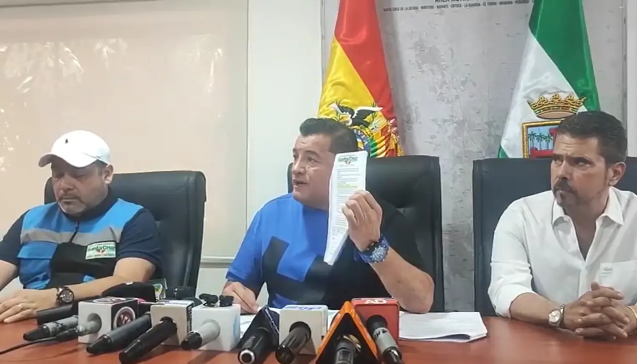 Santa Cruz: Jhonny da ultimátum al transporte urbano y les exige volver a trabajar