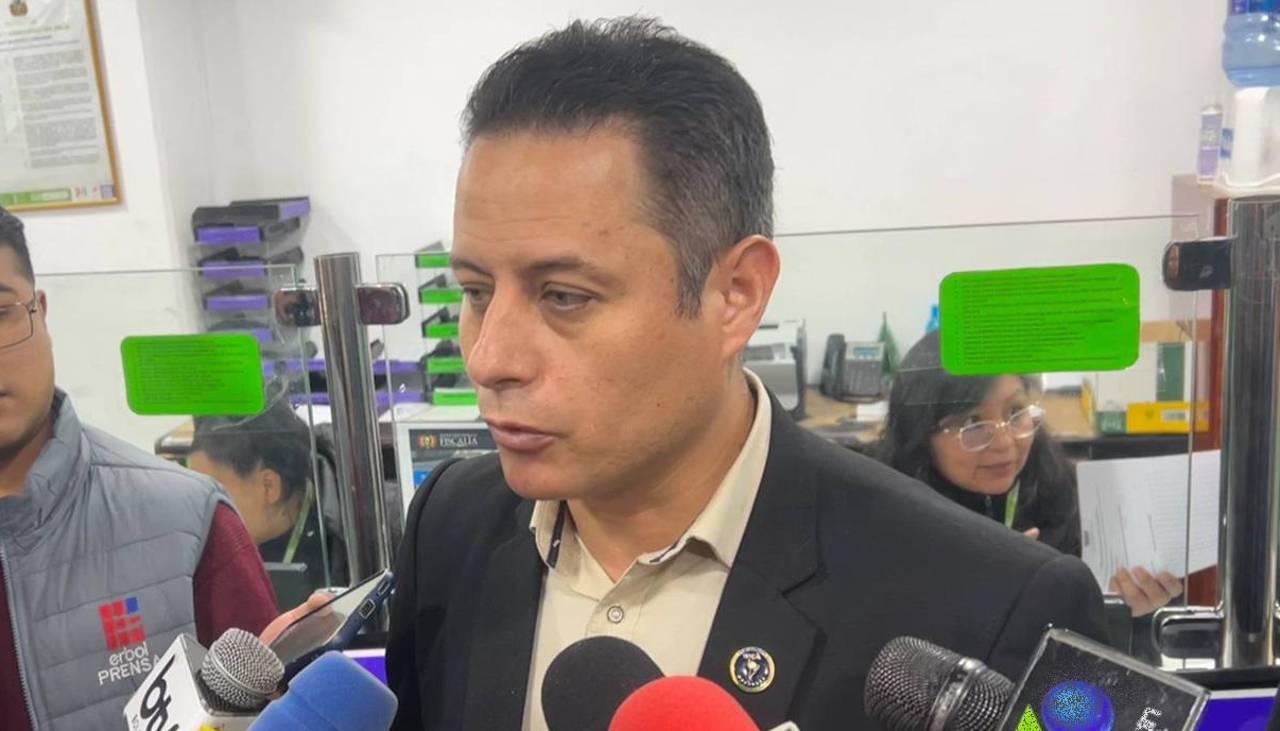 Lara: “No quisiera pensar que Rodrigo Paz fue a ofrecer nuestro Ejército a EEUU para conflictos bélicos”