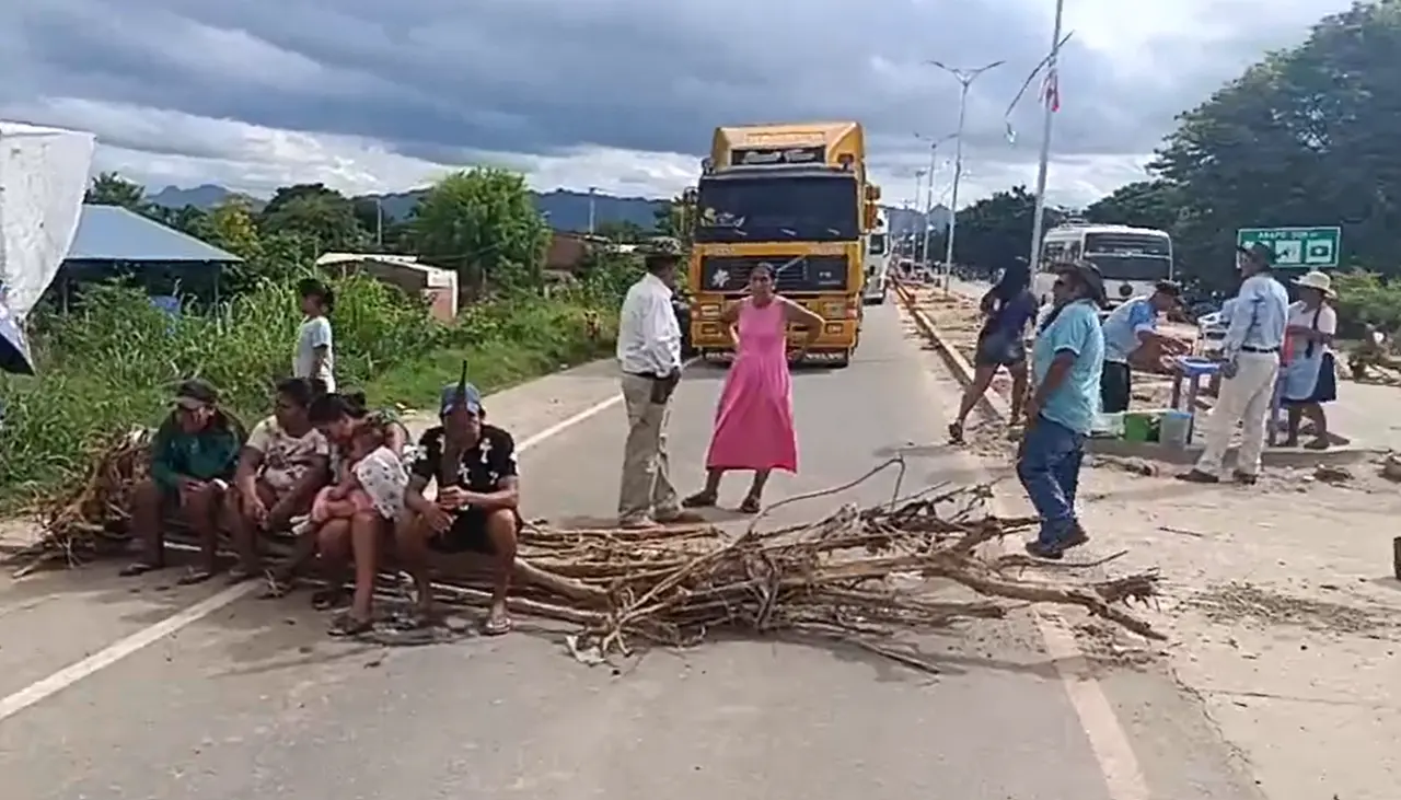 Se levanta bloqueo en Abapó y se normaliza el Tránsito en la ruta Santa Cruz - Argentina