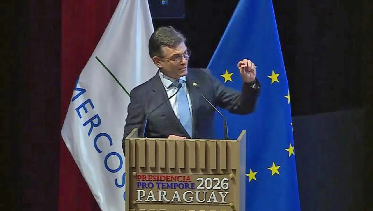 “Estamos comenzando a cambiar instituciones para estar a la altura de Mercosur”, señala el presidente Paz en Paraguay