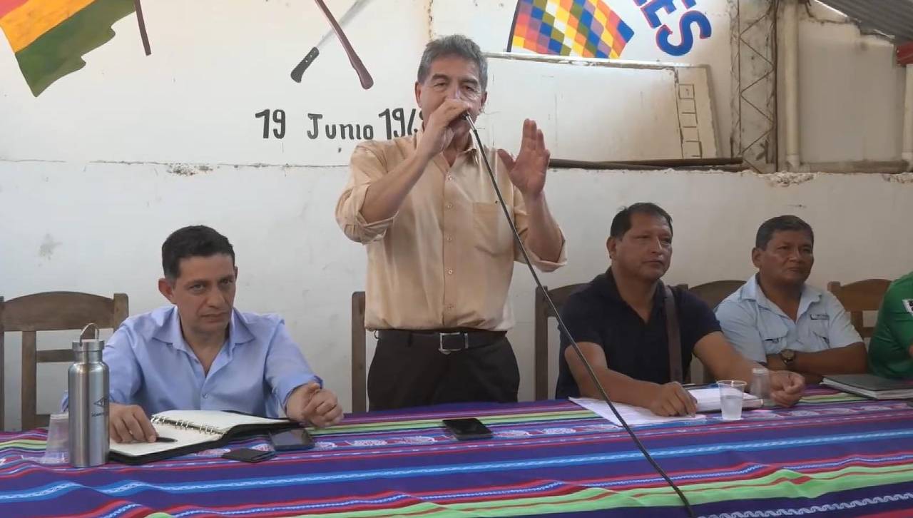 Viceministro observa decreto del diésel: “Imagínese pagar Bs 9,80 y de pronto le suben a Bs 20, es una barbaridad”