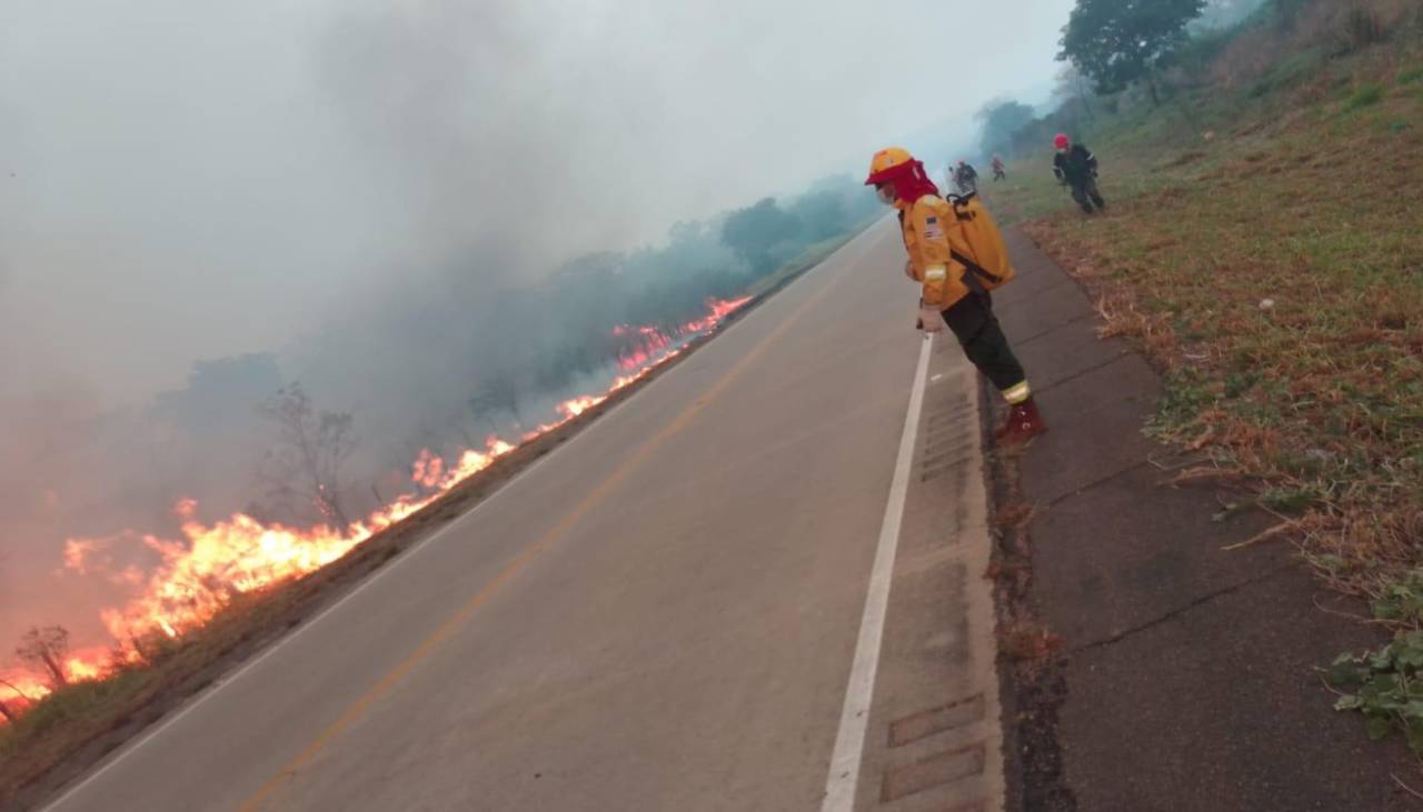 El fuego ha llegado a las nacientes de los hervores de Aguas Calientes en Roboré, según reporte