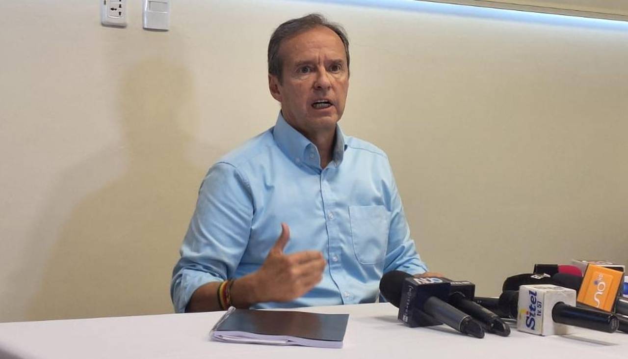 ”Un barco a la deriva: dando vueltas e improvisando”: Tuto compara la gestión de Paz con gobiernos del MAS