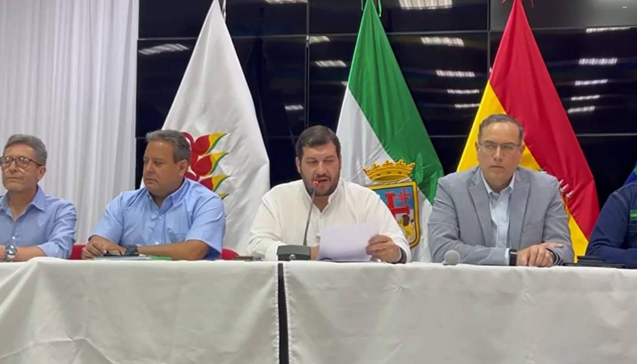 Gobierno y sectores cruceños conformarán una comisión para verificar procesos de calidad del combustible