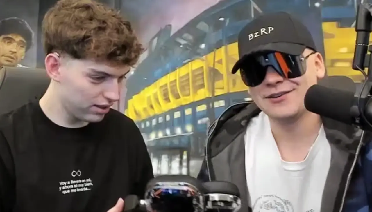 Bizarrap y Davo sorprenden con una inesperada llamada a Daddy Yankee en plena transmisión 