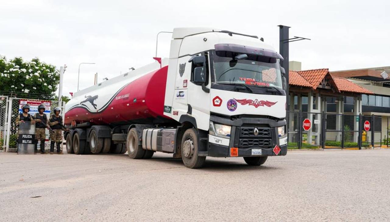 Cisterneros dicen que YPFB se comprometió a pagar cinco meses que se les adeuda por servicios