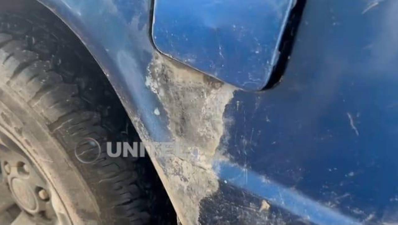 Conductor muestra cómo quedó la pintura de su vehículo “por la gasolina”; mecánico da tres hipótesis de la razón