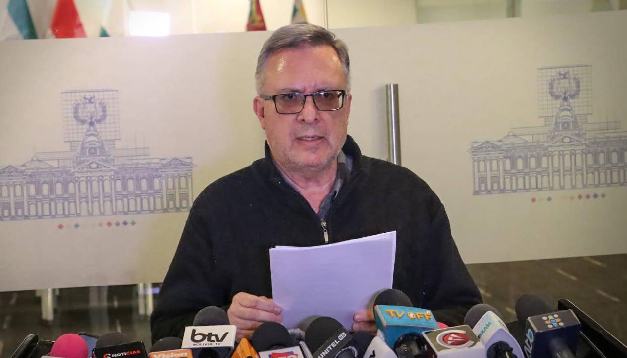 “Es una decisión de impunidad inaceptable”, dice diputado Alarcón sobre liberaciones en el caso maletas