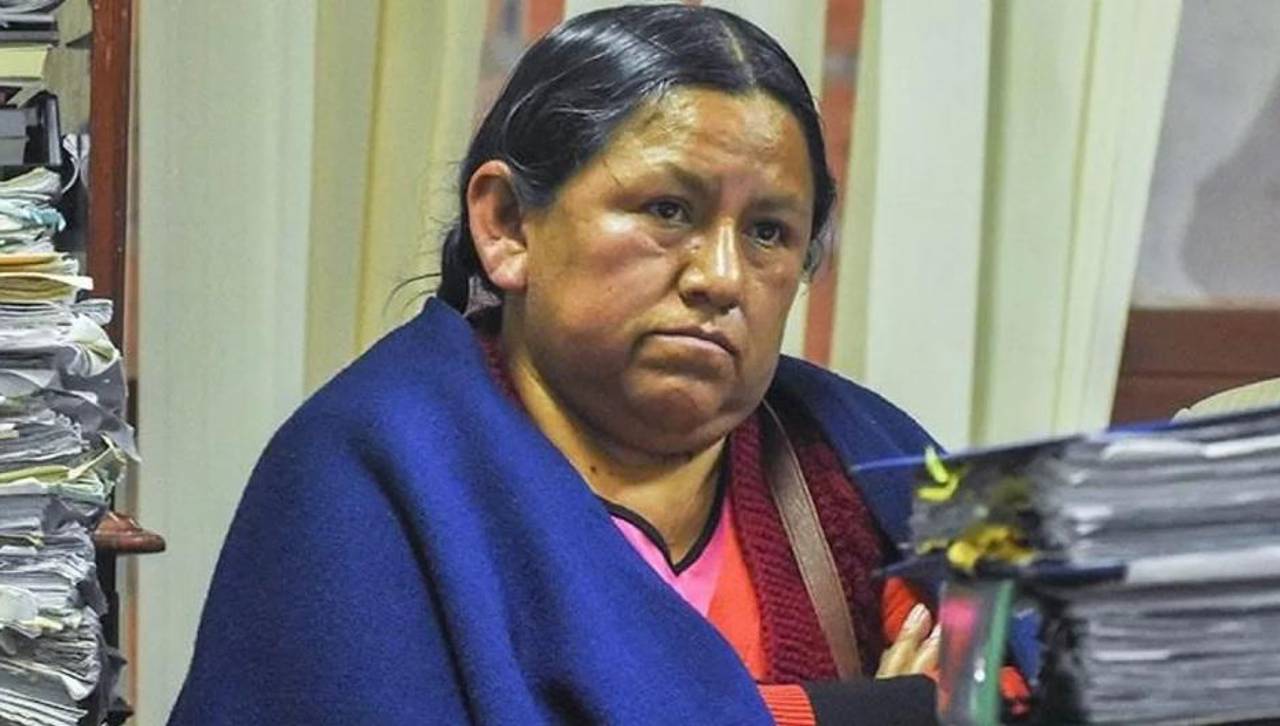 Policía niega la aprehensión de la exministra Nemesia Achacollo