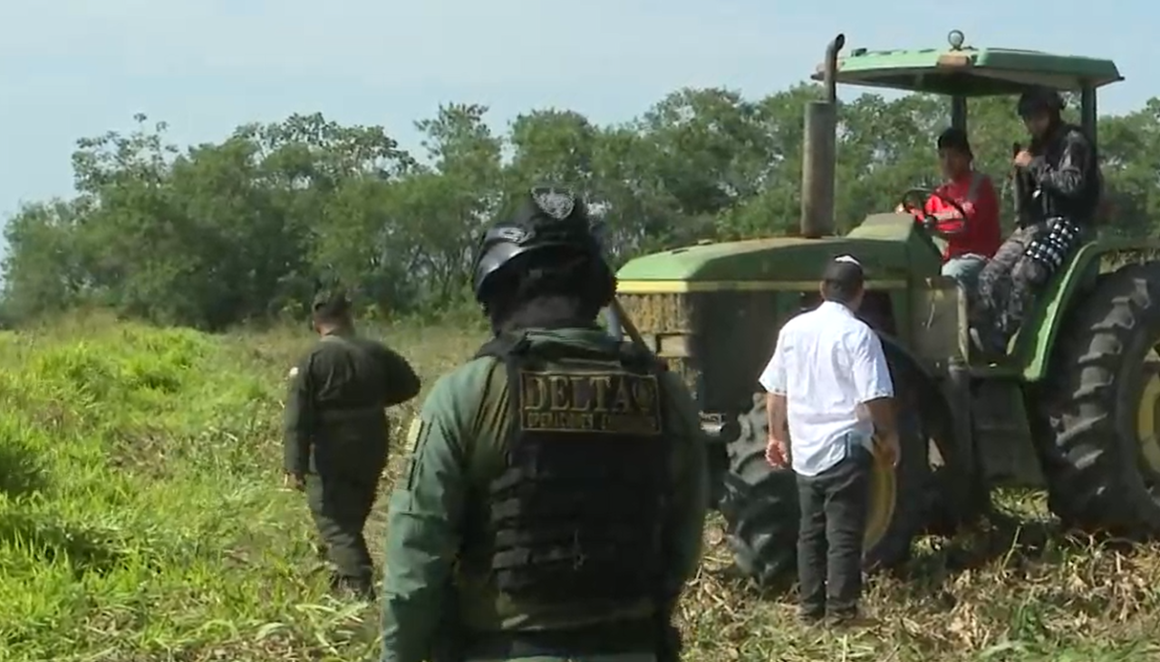 Santa Cruz: Camacho y ministros analizan el plan de “desalojo masivo” de predios avasallados