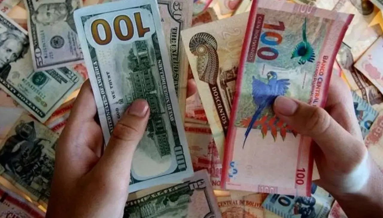 El dólar paralelo alcanzó un nuevo pico en Bolivia, superó los Bs 16 por unidad