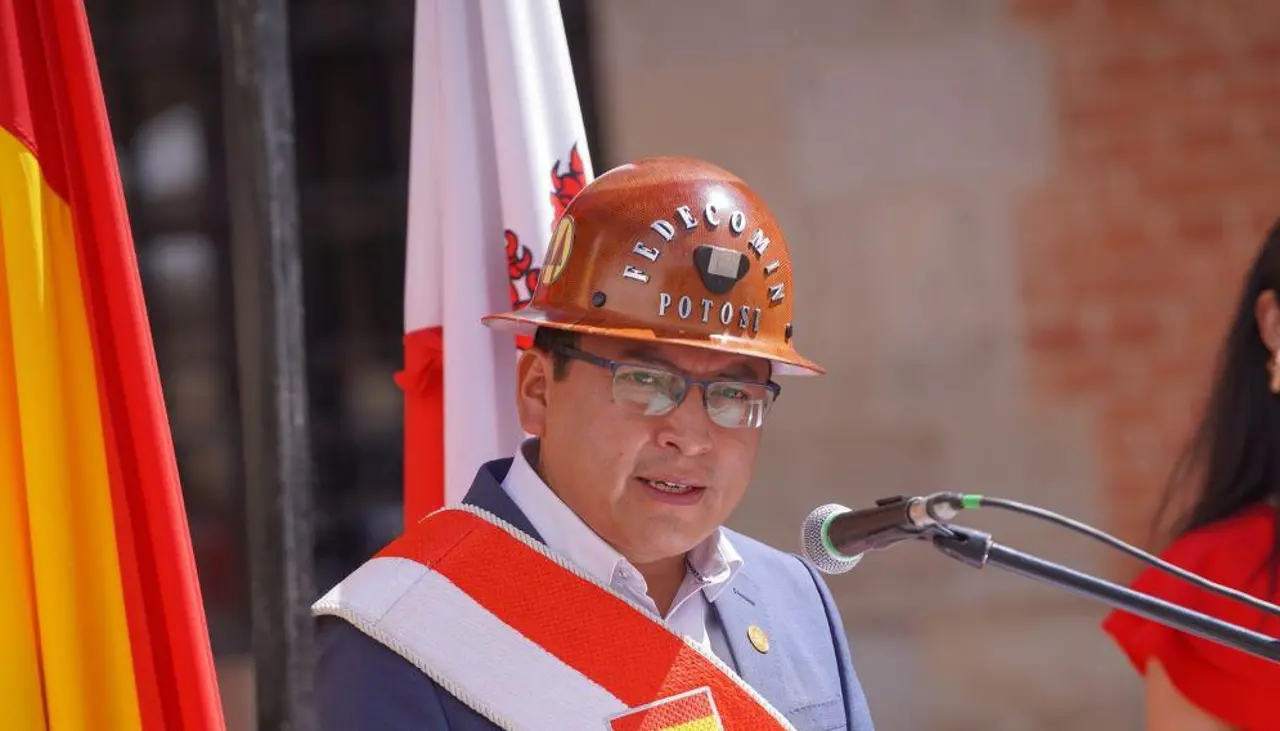 La Asamblea de Potosí designa como gobernador a Marco Copa, quien entregará la silla a Joaquino