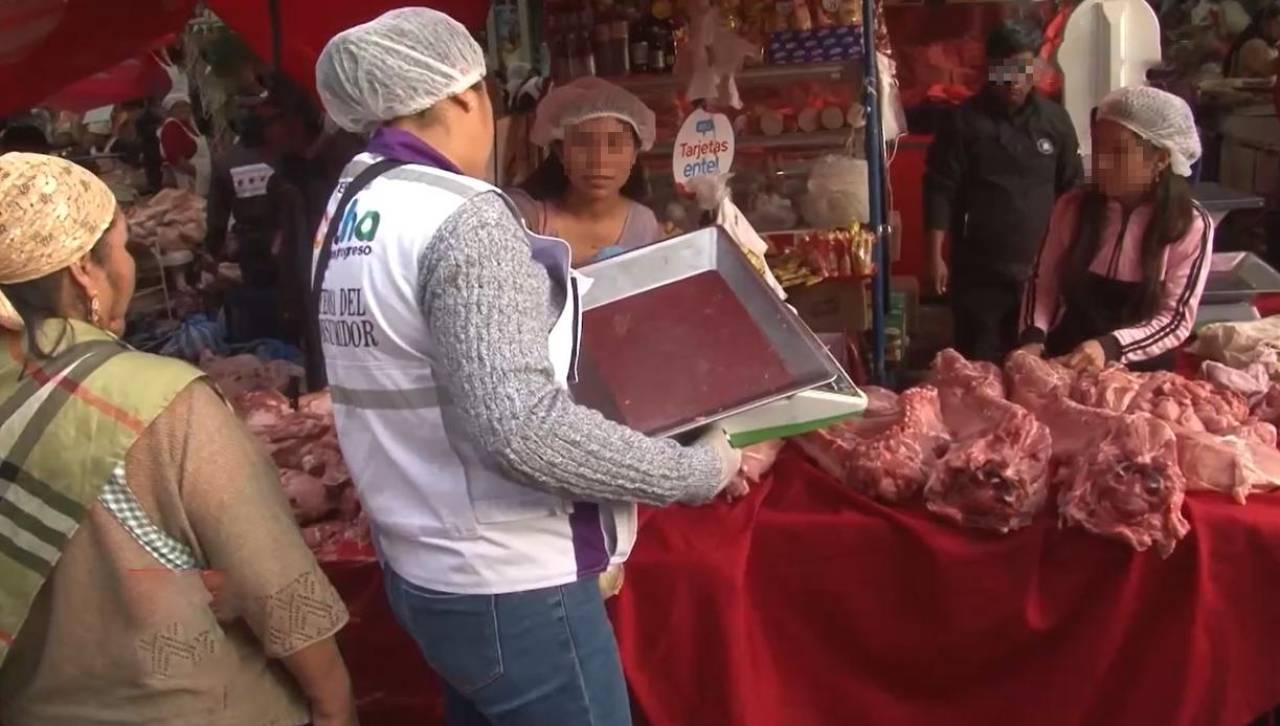 Al menos 20 balanzas fueron decomisadas en solo un mercado de Cochabamba