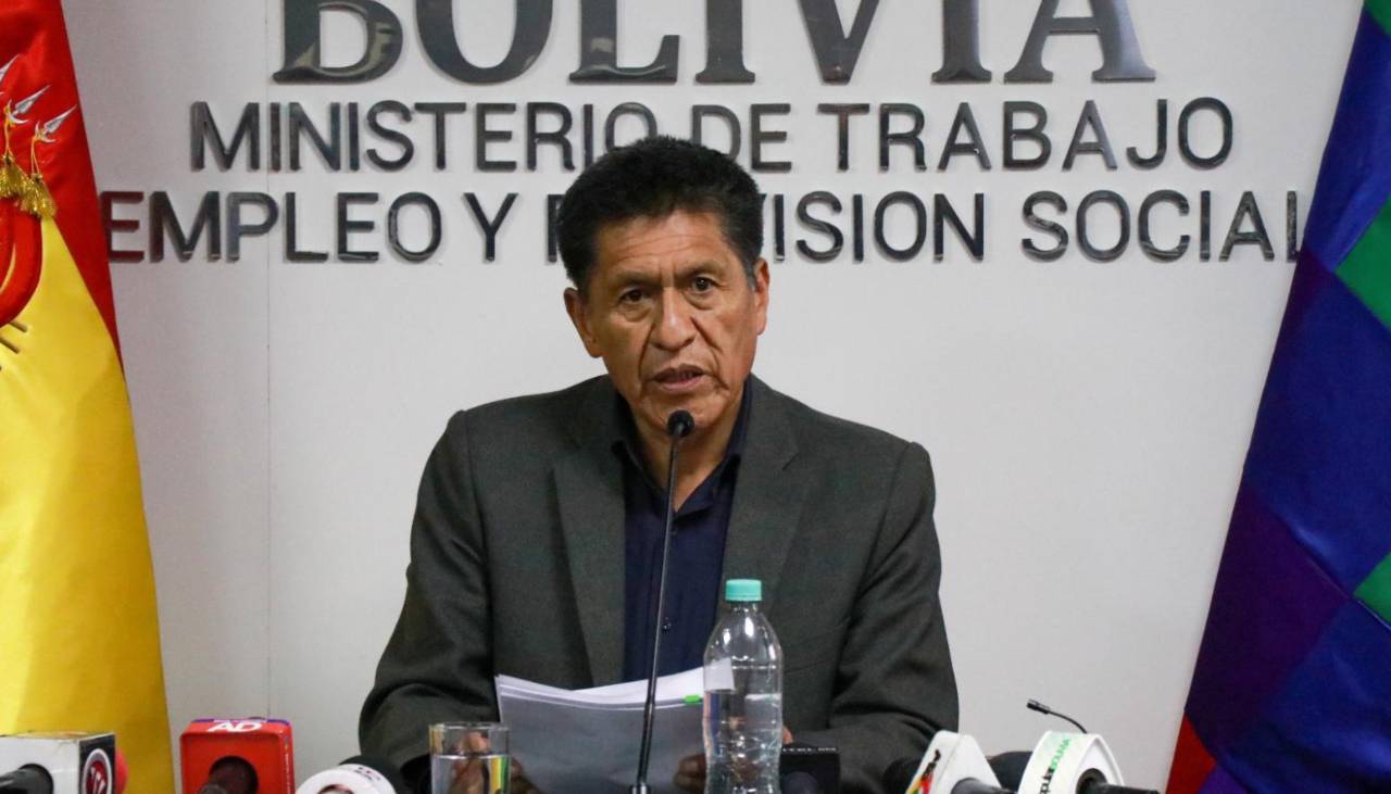 Ministerio de Trabajo convoca a la COB a una mesa tripartita junto con el sector privado para tratar pliego petitorio