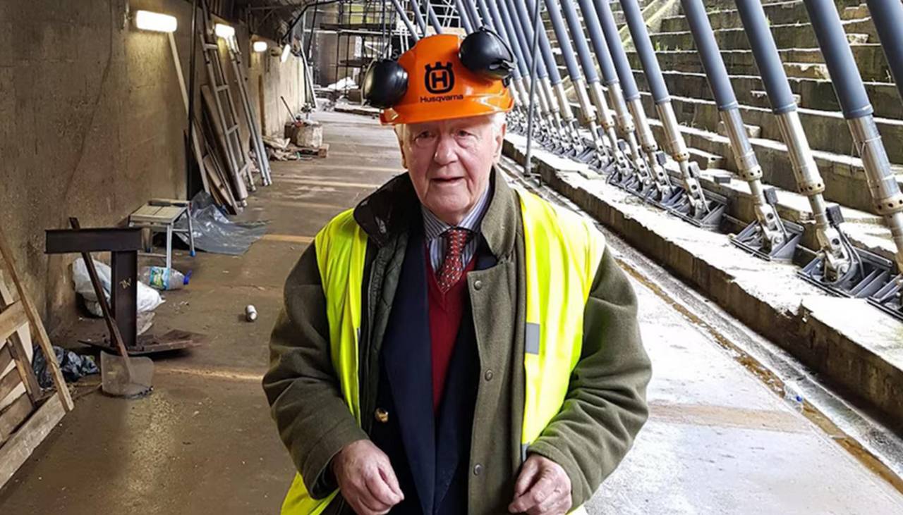 ¿Quién es Benjamin Slade, el aristócrata millonario de 79 años que busca pareja para tener un hijo que herede su fortuna?