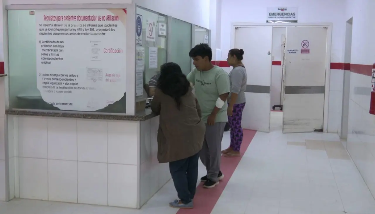 “Tiene un coágulo en la cabeza, pero dicen que no es emergencia”: familia reclama por acceso a salud ante paro médico