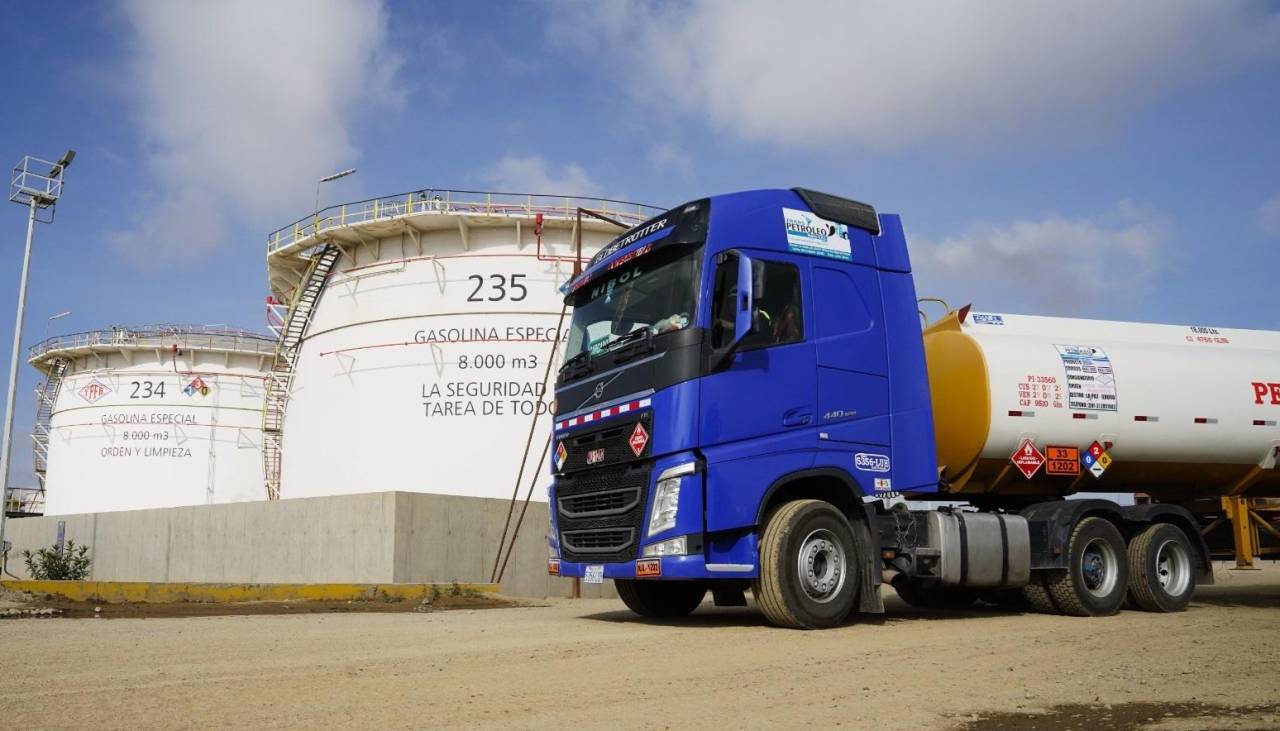 Gobierno establece precio referencial para el litro de gasolina importada por privados en $us 1,20 y $us 1,25 y para el litro de diésel en $us 1,24 