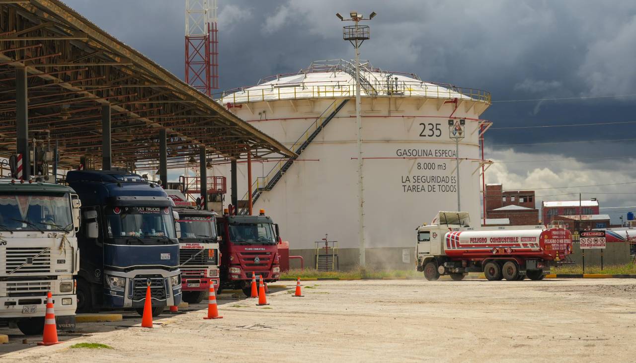 YPFB por paro en El Alto: “Tenemos gasolina, tenemos garrafas y los bloqueos generan bastantes problemas”