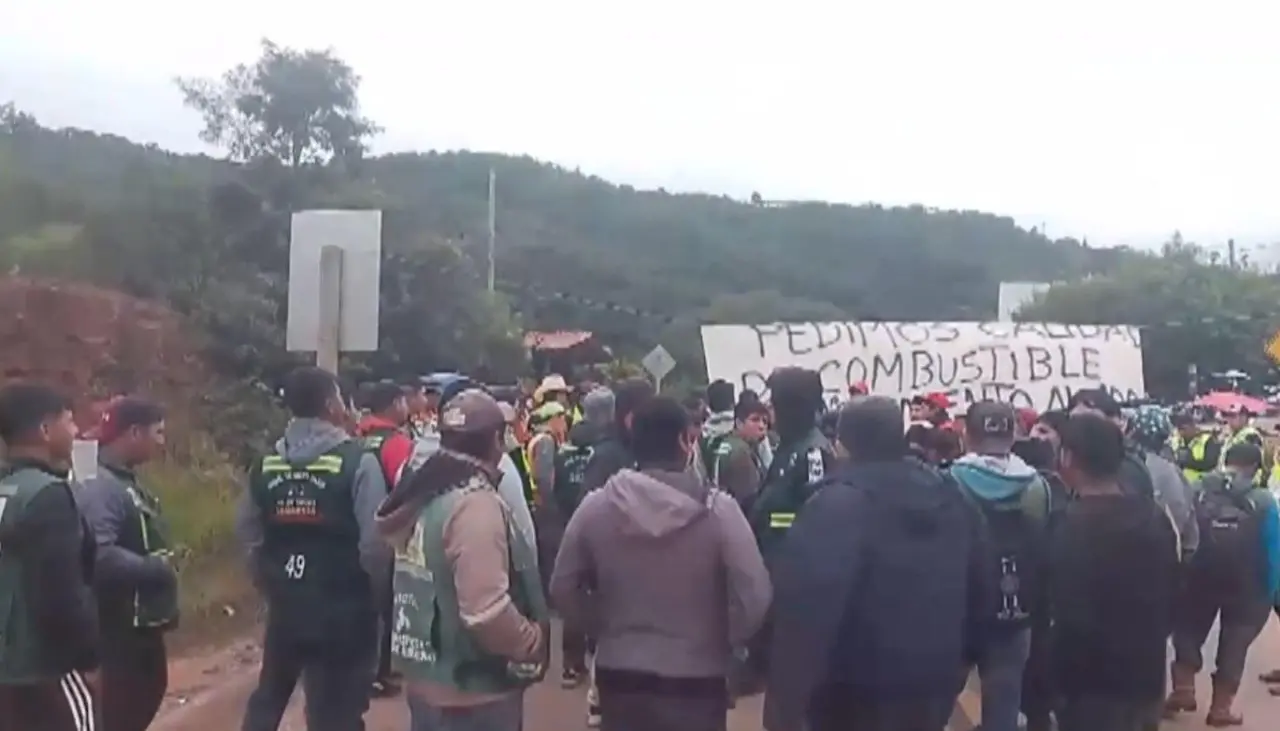 Habilitan la ruta a los valles cruceños tras suspensión de bloqueos de mototaxistas