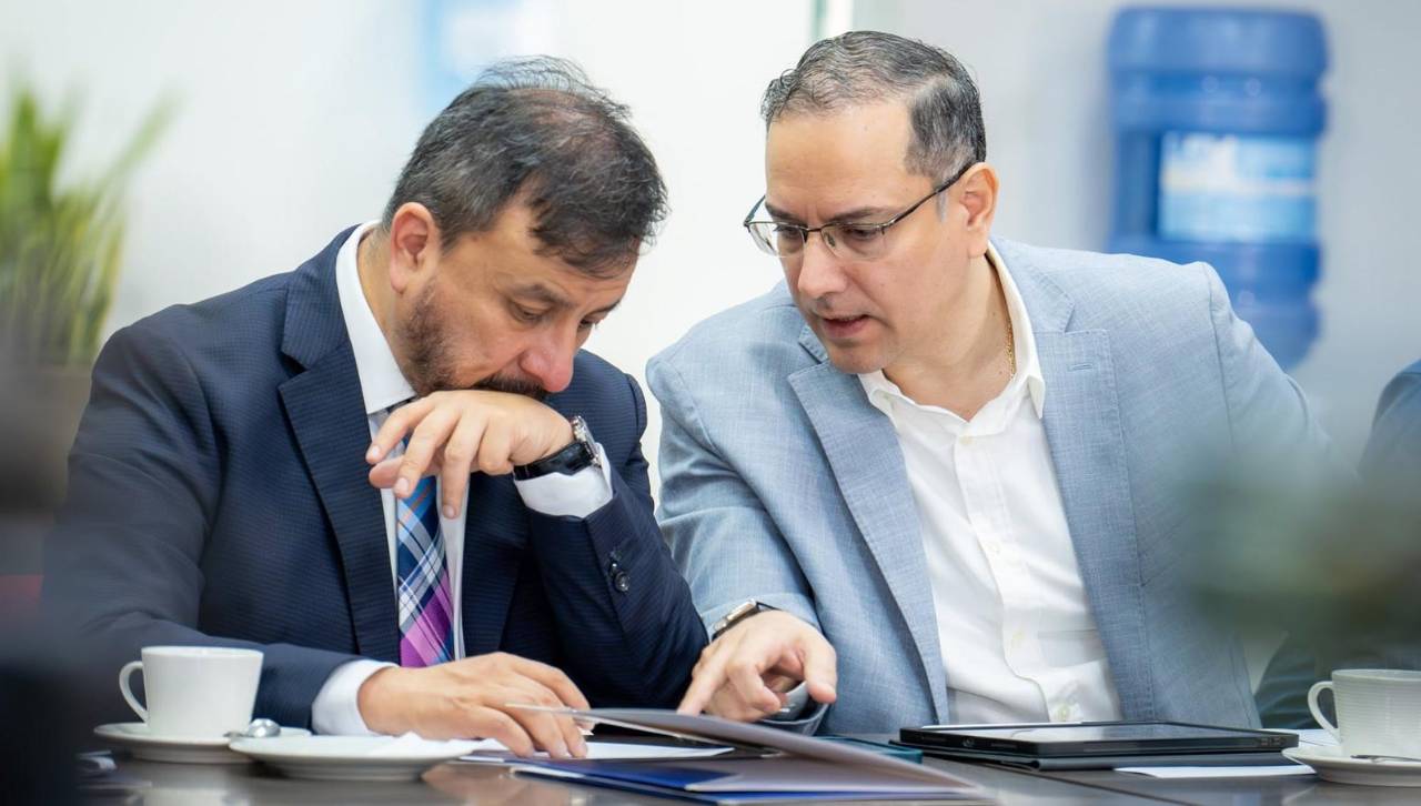 Diputado Rada: Comisión recomienda ampliar investigación contra Akly y Medinaceli por la gasolina basura