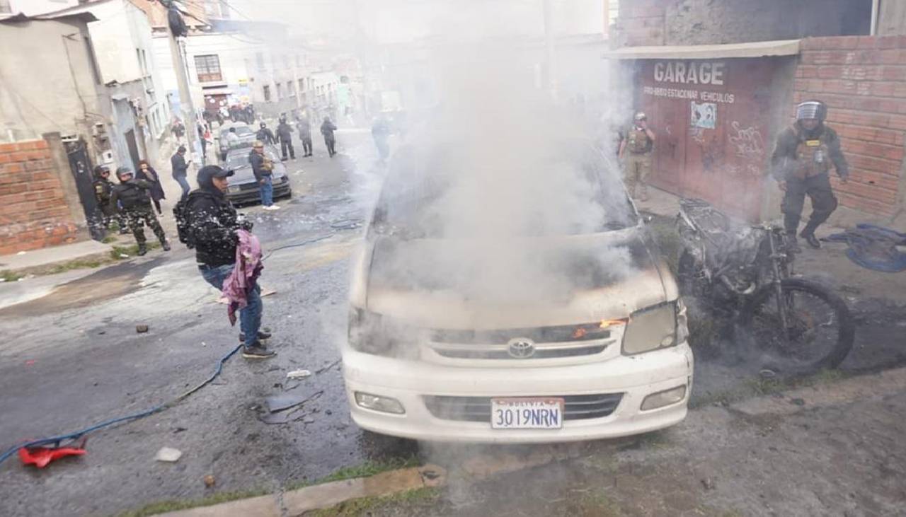 Saqueos, destrozos y heridos marcan jornada violenta en La Paz tras el paso de marchistas