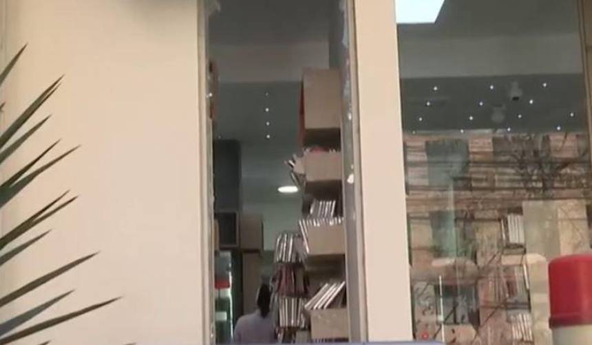 Al menos cinco hombres armados y con los rostros cubiertos robaron en una tienda de celulares en Cochabamba
