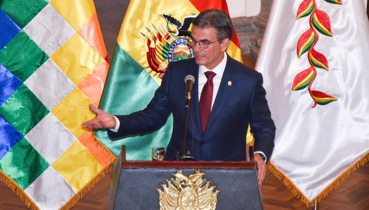 “Estas son las decisiones que cambian el Estado”: Paz al firmar la ley que permite suspender al fiscal general