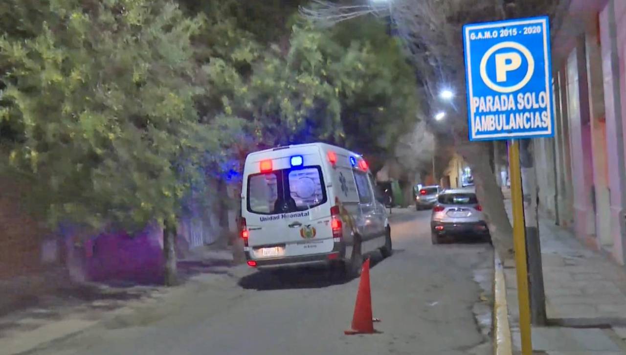 Investigan muerte de un estudiante de 16 años que cayó del tercer piso de un colegio de La Paz