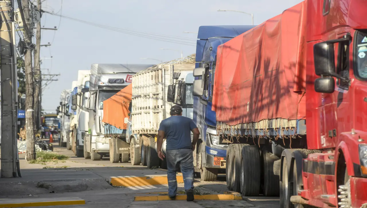 Santa Cruz amanecerá con bloqueo indefinido por combustible; esta semana se cumple ultimátum de otros sectores