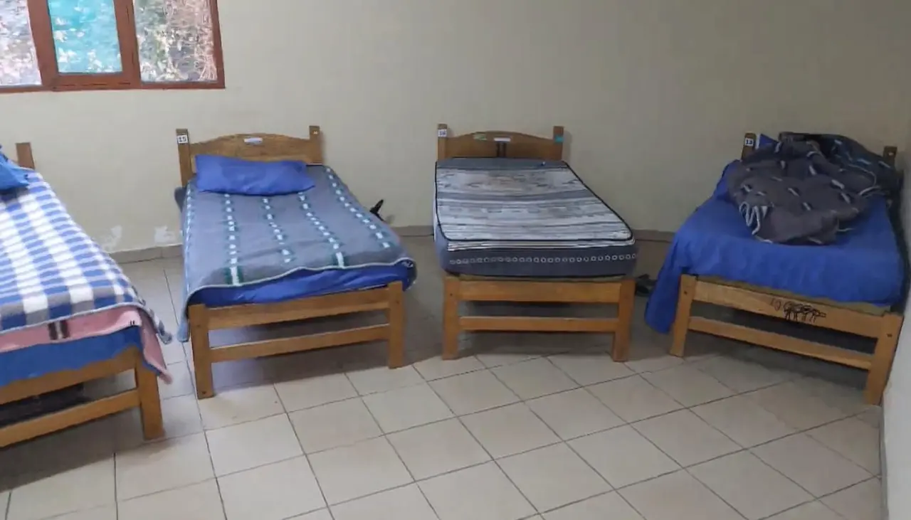 Habilitan albergue municipal en Cochabamba para personas en situación de calle y afectados por los bloqueos