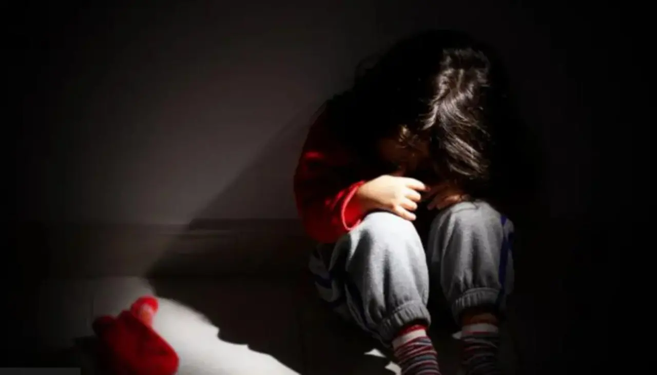 Condenan a 10 años de cárcel a un portero por un grave delito contra dos niñas de kínder en La Paz