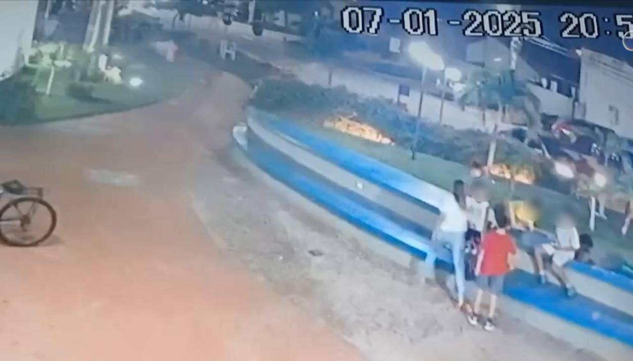 Video: Denuncian a una mujer por agredir y jalar de las orejas a un menor en un condominio de Santa Cruz 