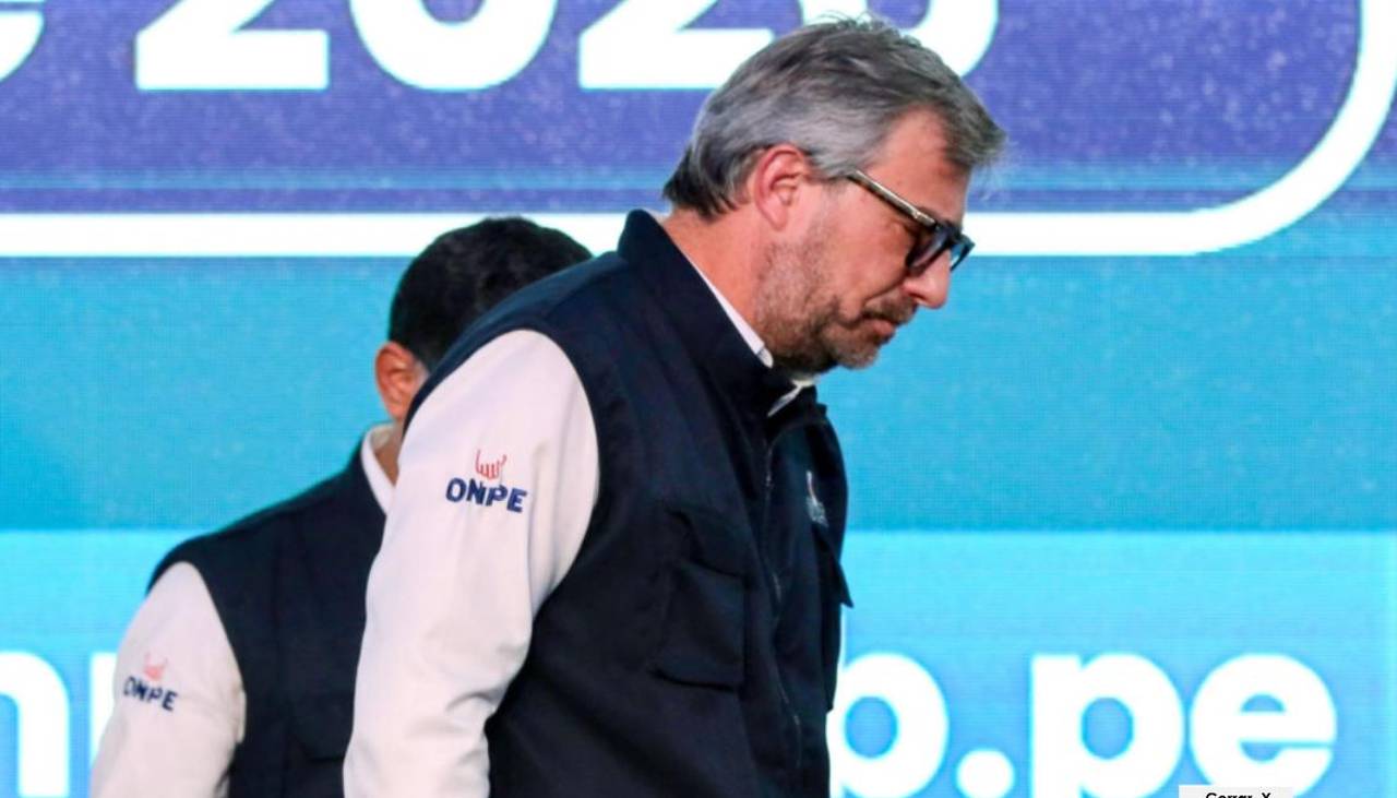 Jefe de la autoridad electoral de Perú renuncia tras presuntas irregularidades en comicios