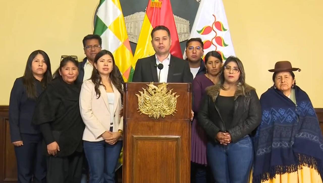 Lara le pide al presidente agotar el camino del diálogo y que “escuche a los miembros de la COB”