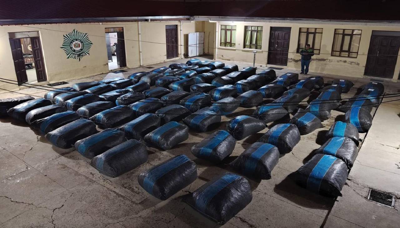 Fuerza antidrogas intercepta tres toneladas de marihuana en la ruta Oruro – Potosí