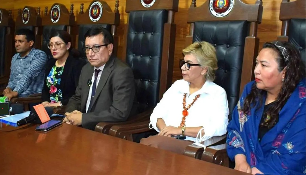 Magistrados prorrogados fueron cesados, tienen orden de aprehensión y están con denuncia en la Fiscalía