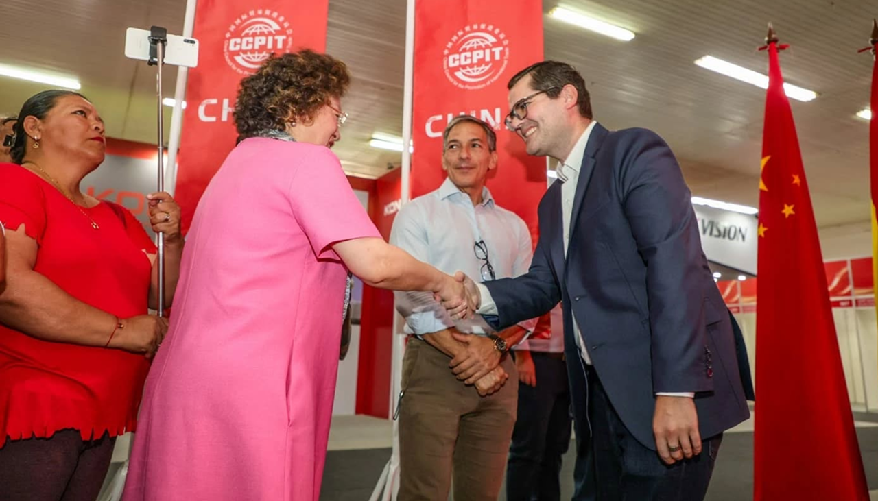 Empresarios chinos llegan a Expocruz 2025 con interés en el catálogo exportable boliviano