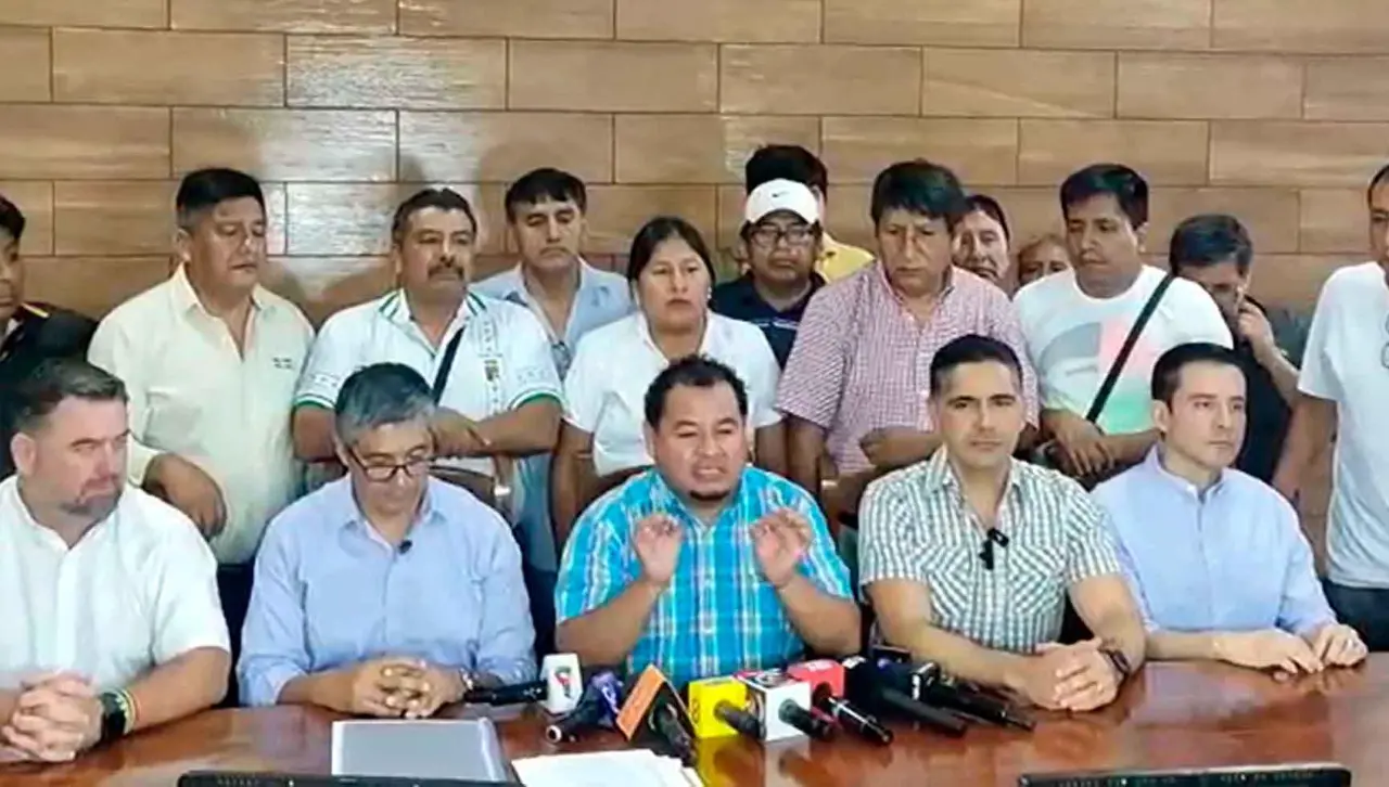 Gremiales a la COB: “Han respaldado al gobierno que ha destruido a la población”