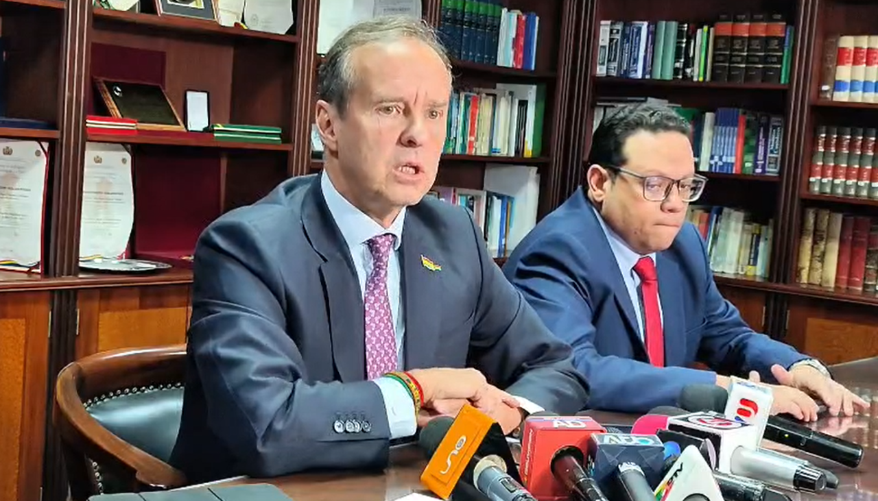Tuto dice que hay legisladores de Libre que están haciendo “cosas muy sospechosas” y pide investigación