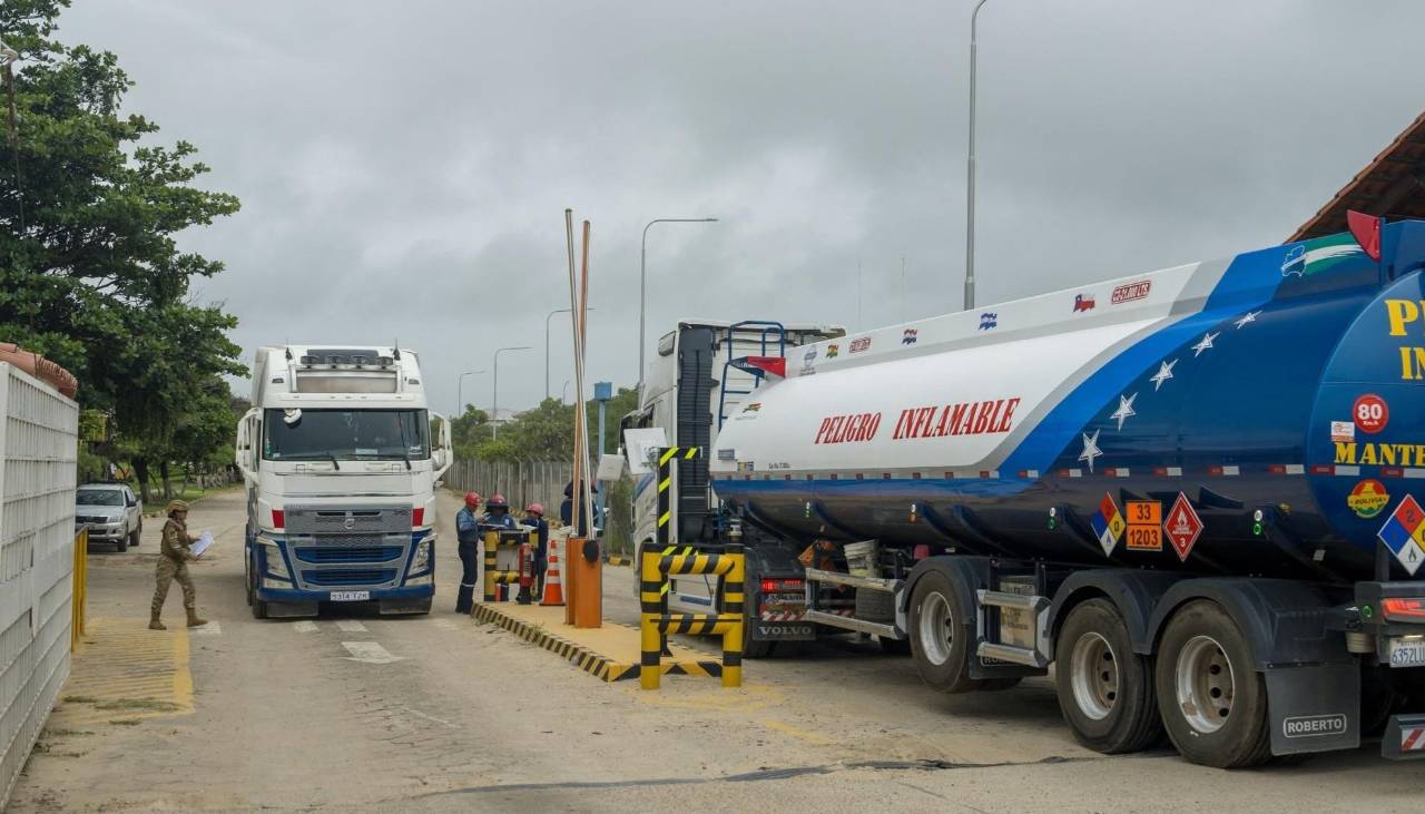 ANH: Nuevo precio referencial del diésel importado baja a Bs 16,5 el litro
