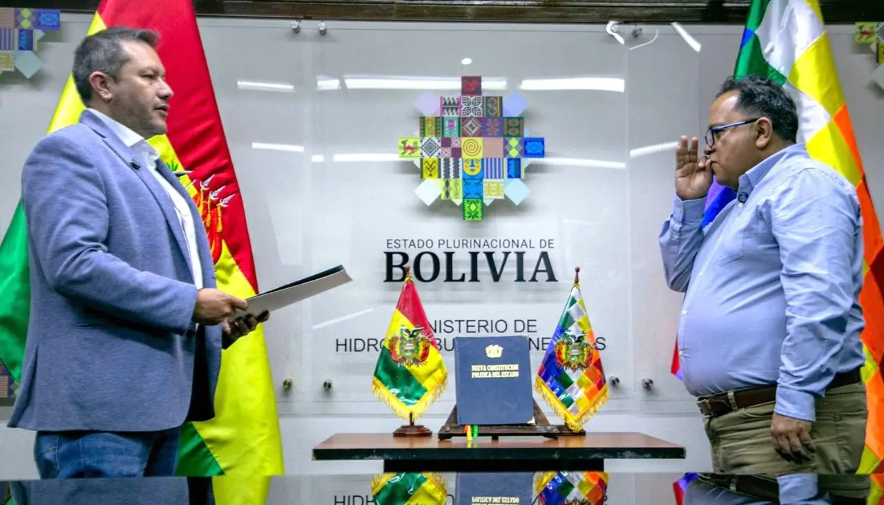 Pablo Nina jura como nuevo presidente de YLB