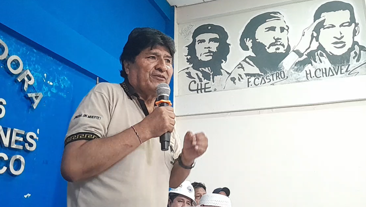 Evo critica a Velasco por anuncio de importar combustible sin subsidio: “Cuidado que le vaya mal”