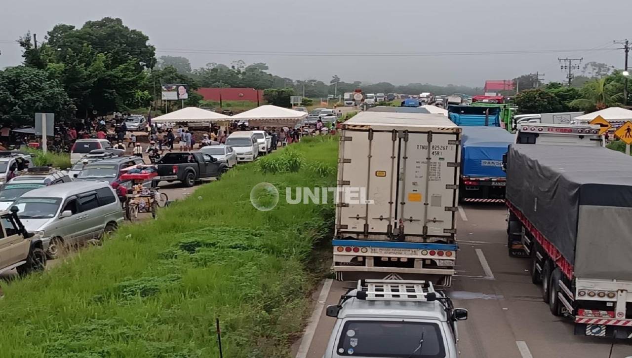 Santa Cruz: Bloqueo en Yapacaní dificulta labores agropecuarias y del transporte